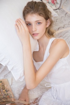 奇怪的她 电影